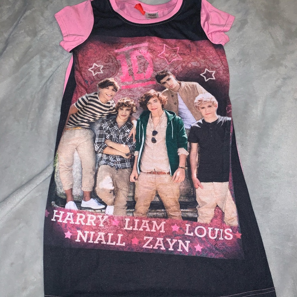 🎀3/$20 Girls one direction night gowned